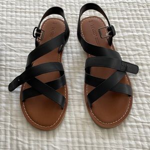 Tom’s Sicily sandals never worn size 6.5 black